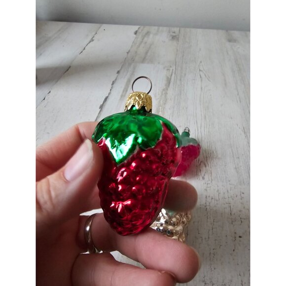 Vintage Mercury grape ornament set strawberry fruit Xmas tree pink silver red - Picture 2 of 11